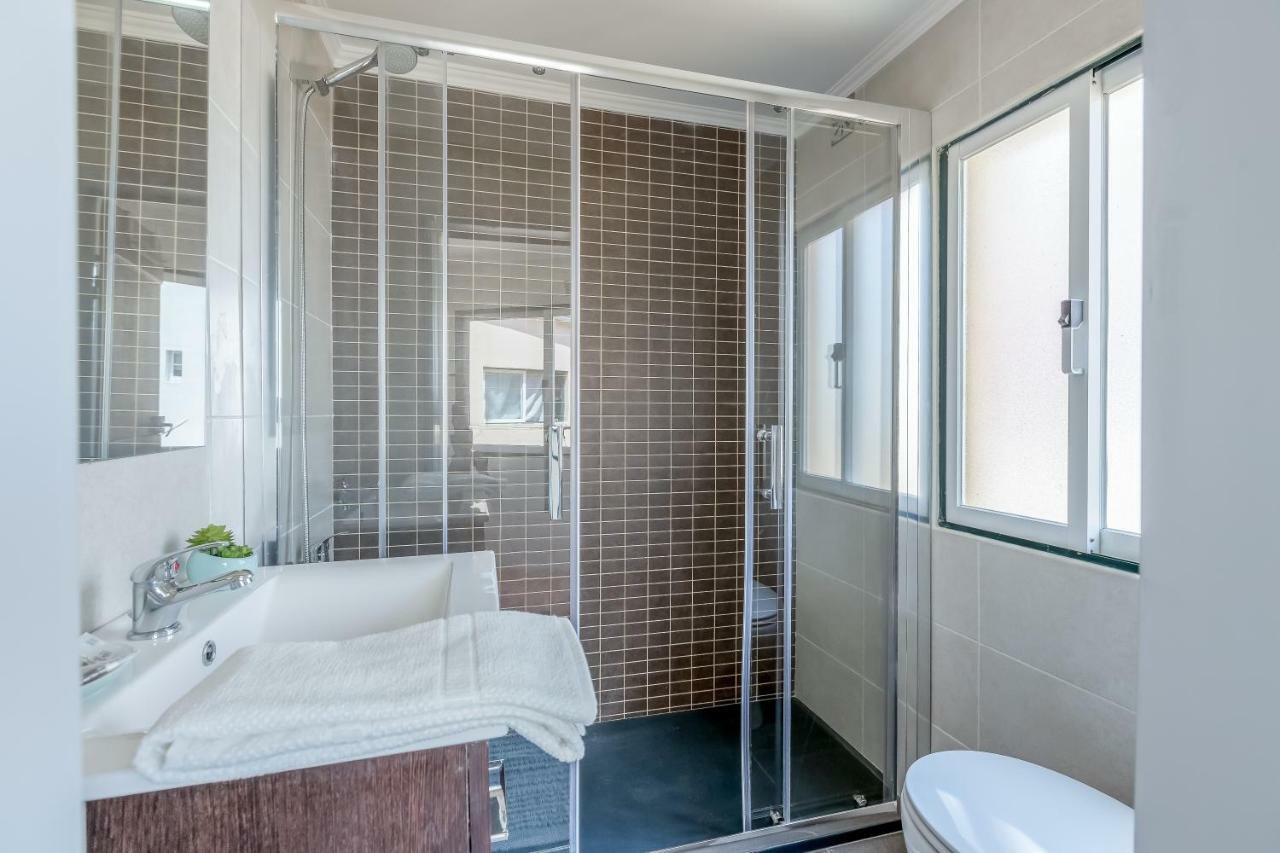 Bright & Spacious Alfama Apartment, By Timecooler Lisbon Exterior photo